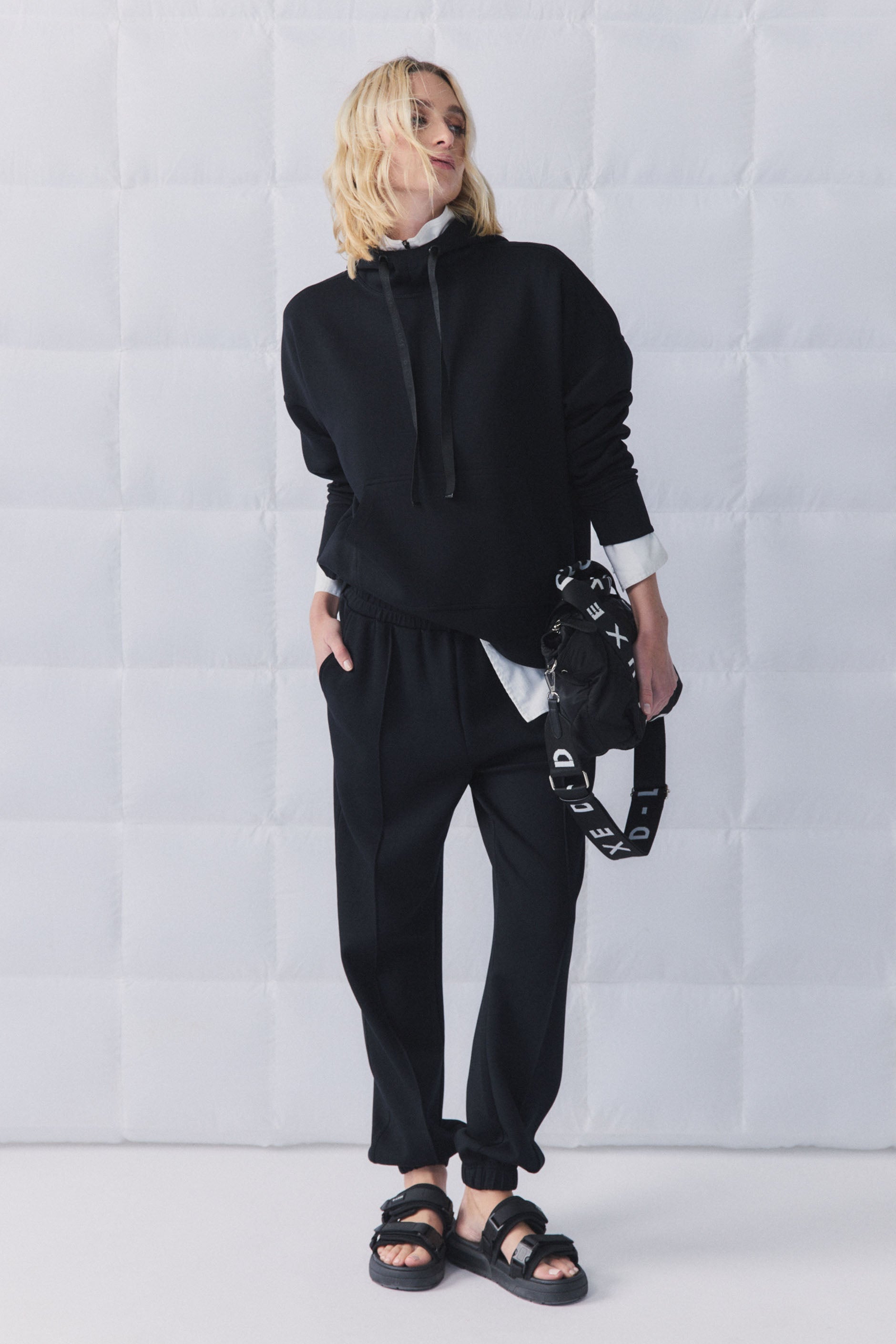 [TEST] D-Luxe Neoprene Track Pants