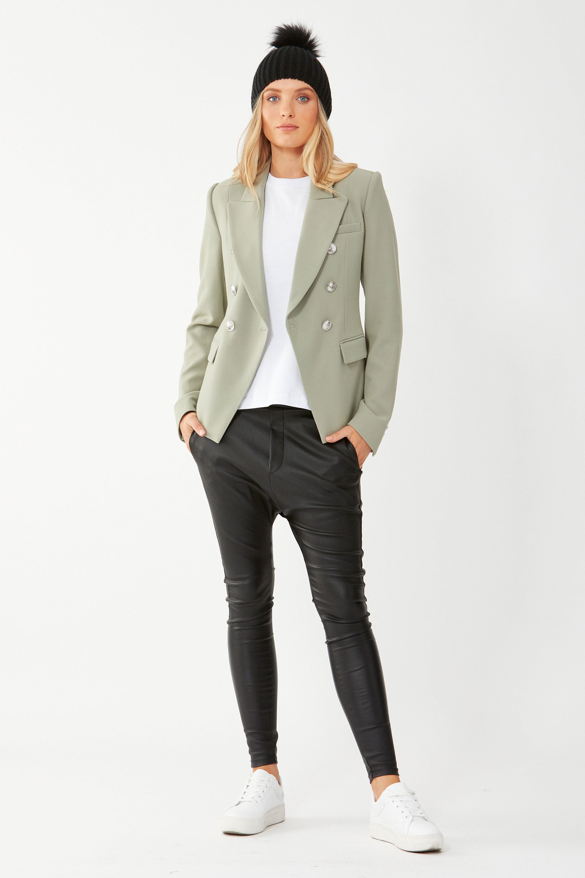 [TEST] Carly Blazer