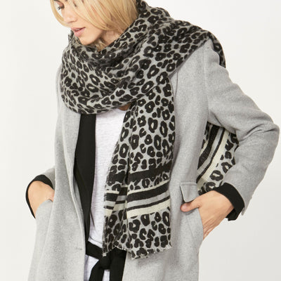 [TEST] Soft Leopard Lines Scarf