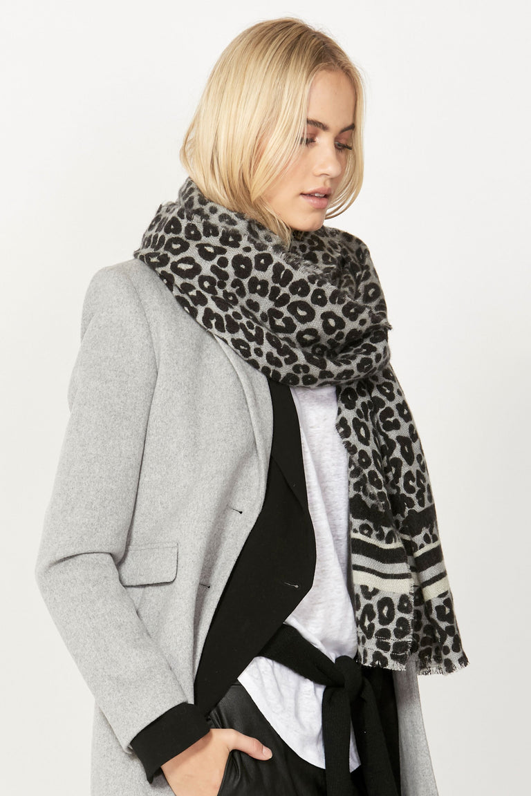 [TEST] Soft Leopard Lines Scarf