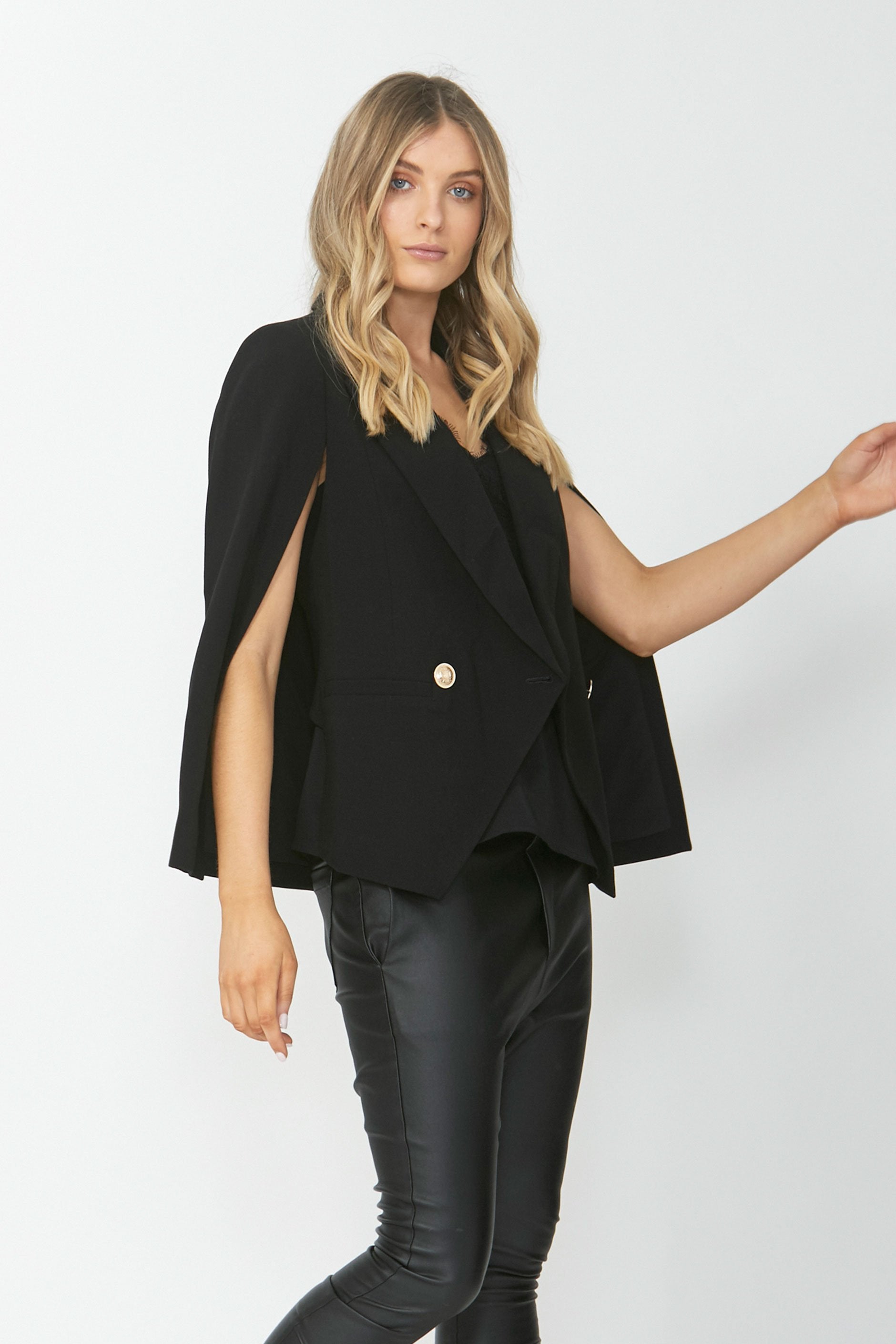 [TEST] Carly Cape