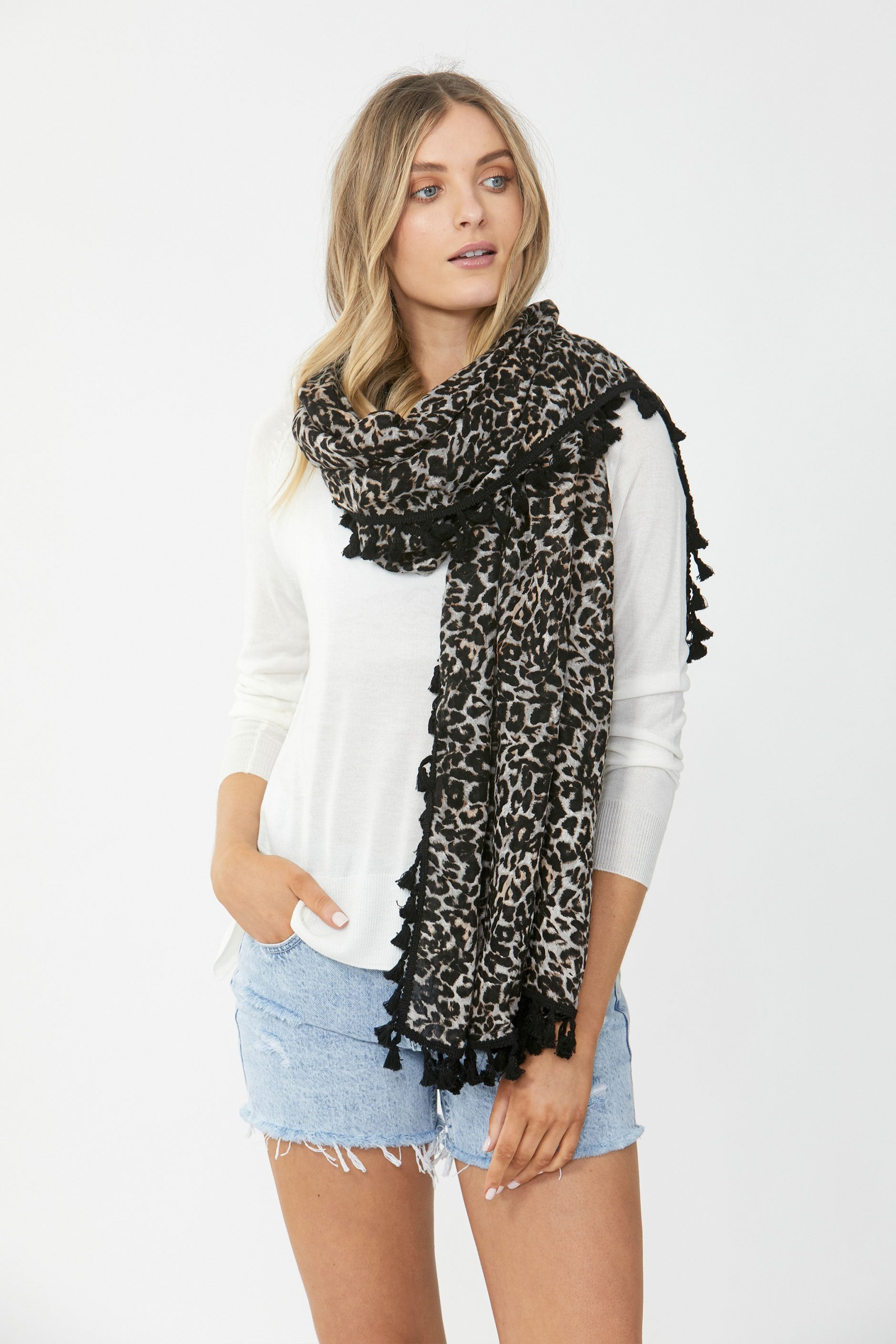 [TEST] Wild Cat Tassel Textured Scarf