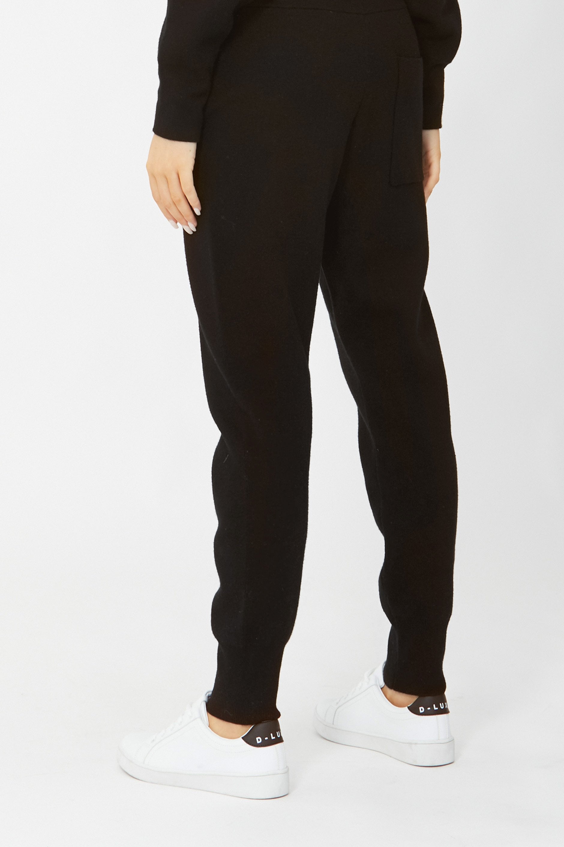 [TEST] D-Luxe Knit Jogger