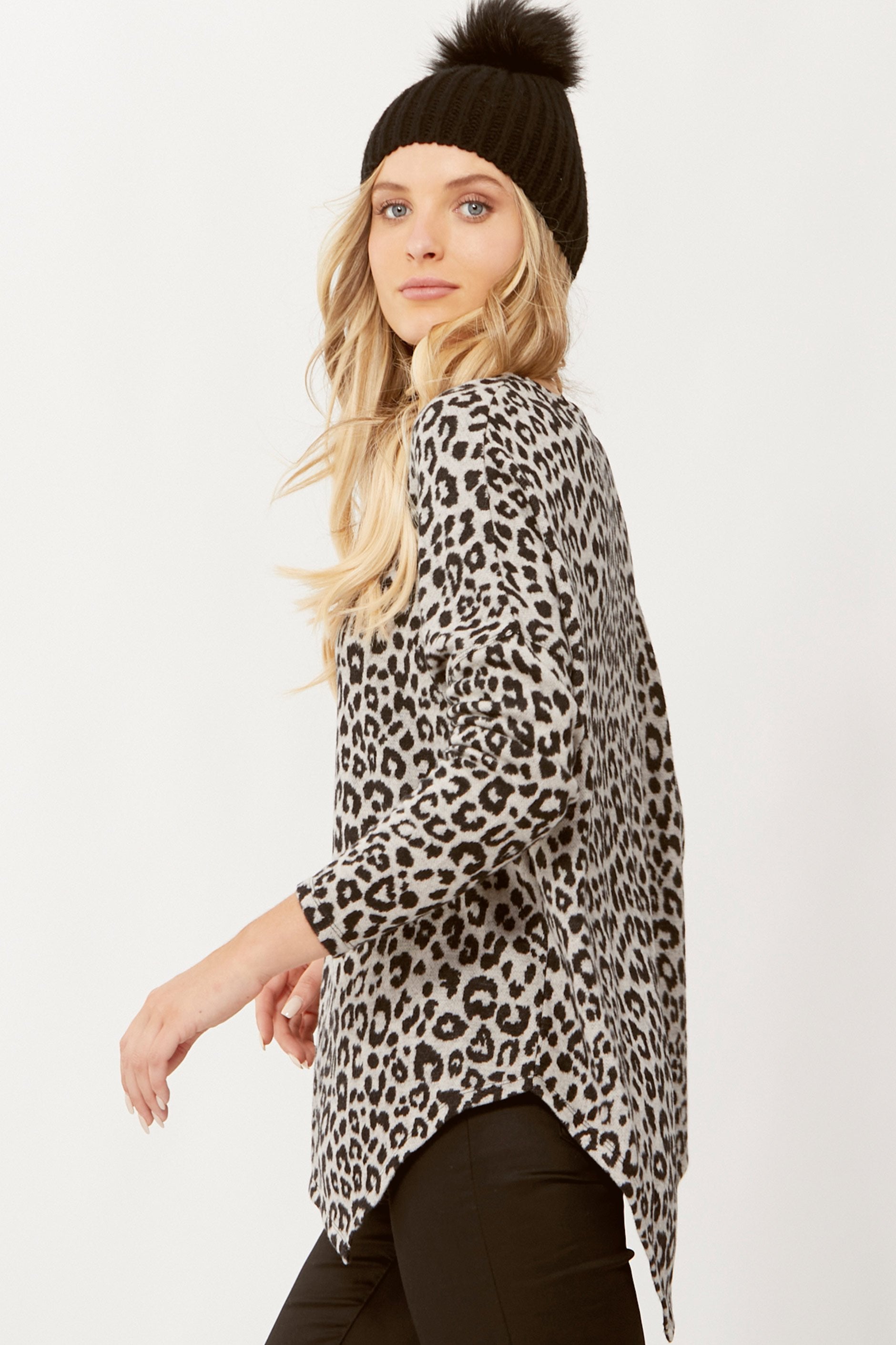 [TEST] Briar Asymmetric Hem Tee