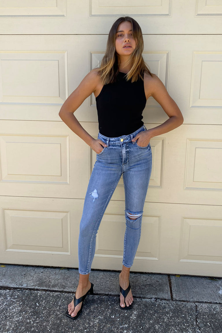 [TEST] Evie Distressed High Rise Jean