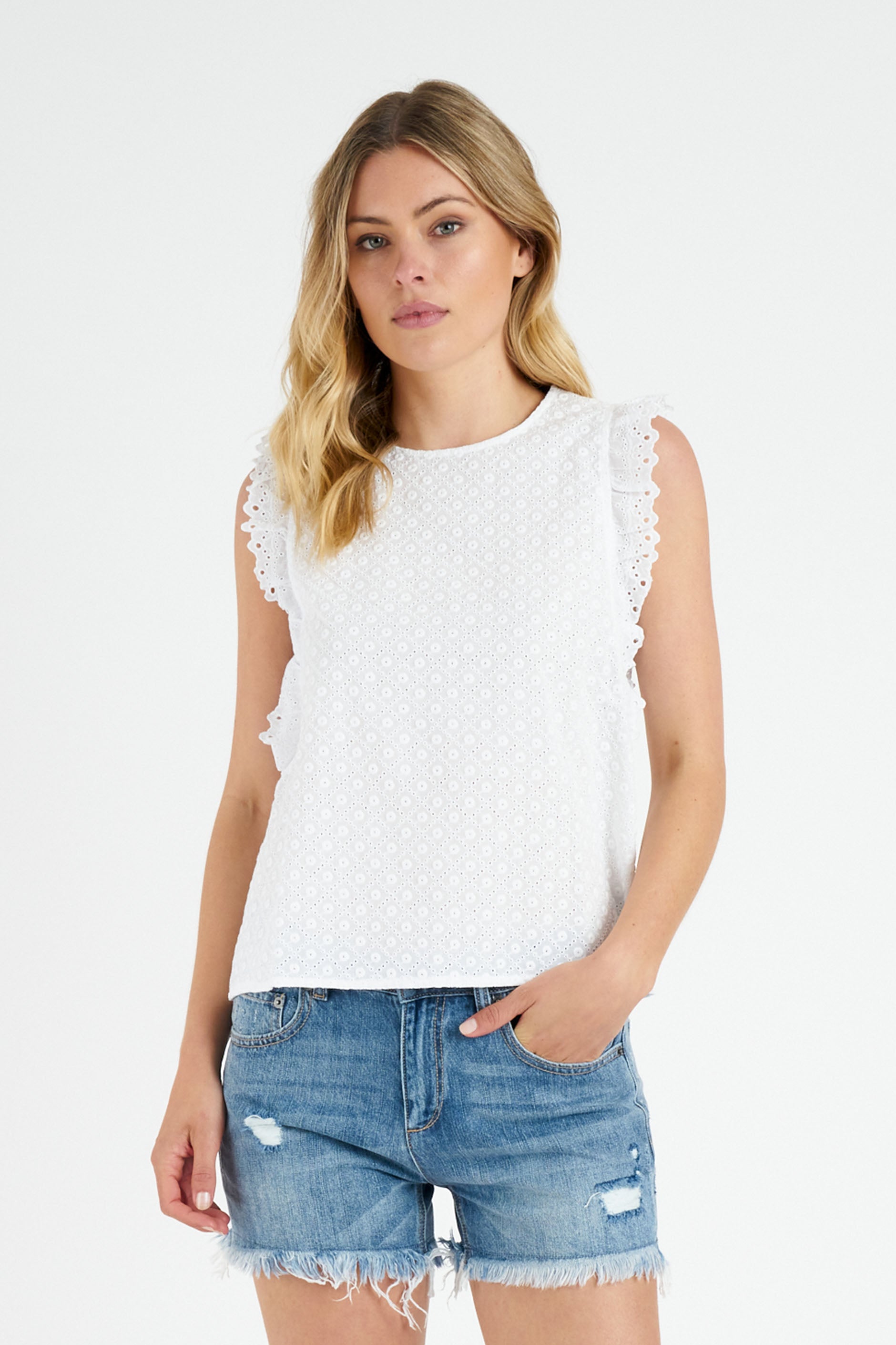 [TEST] Annika Broderie Top
