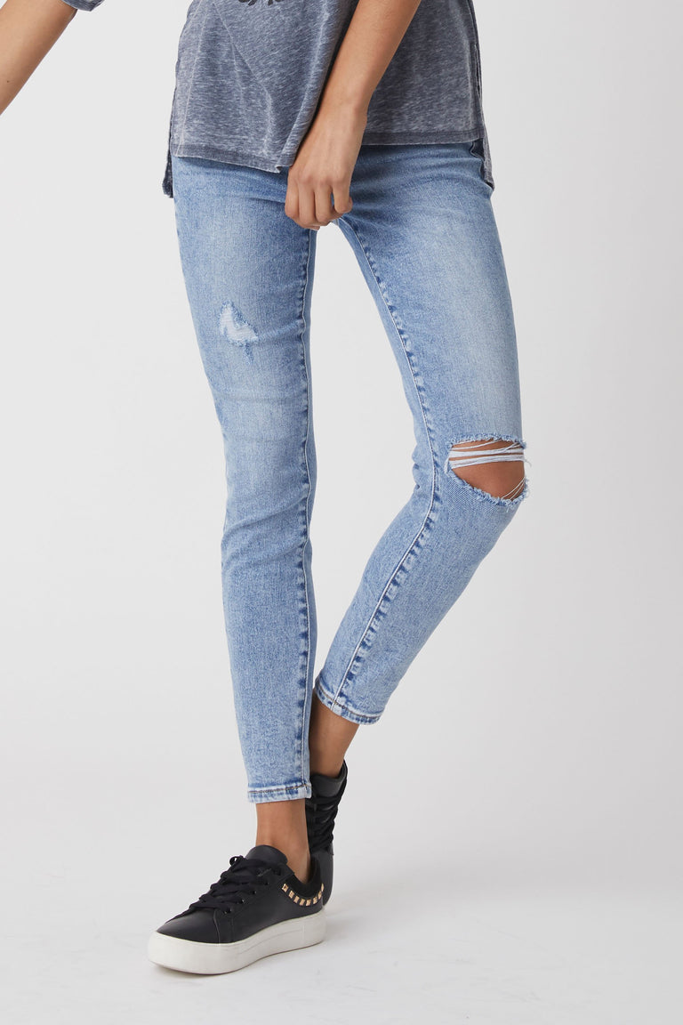 [TEST] Evie Button Distressed Jean
