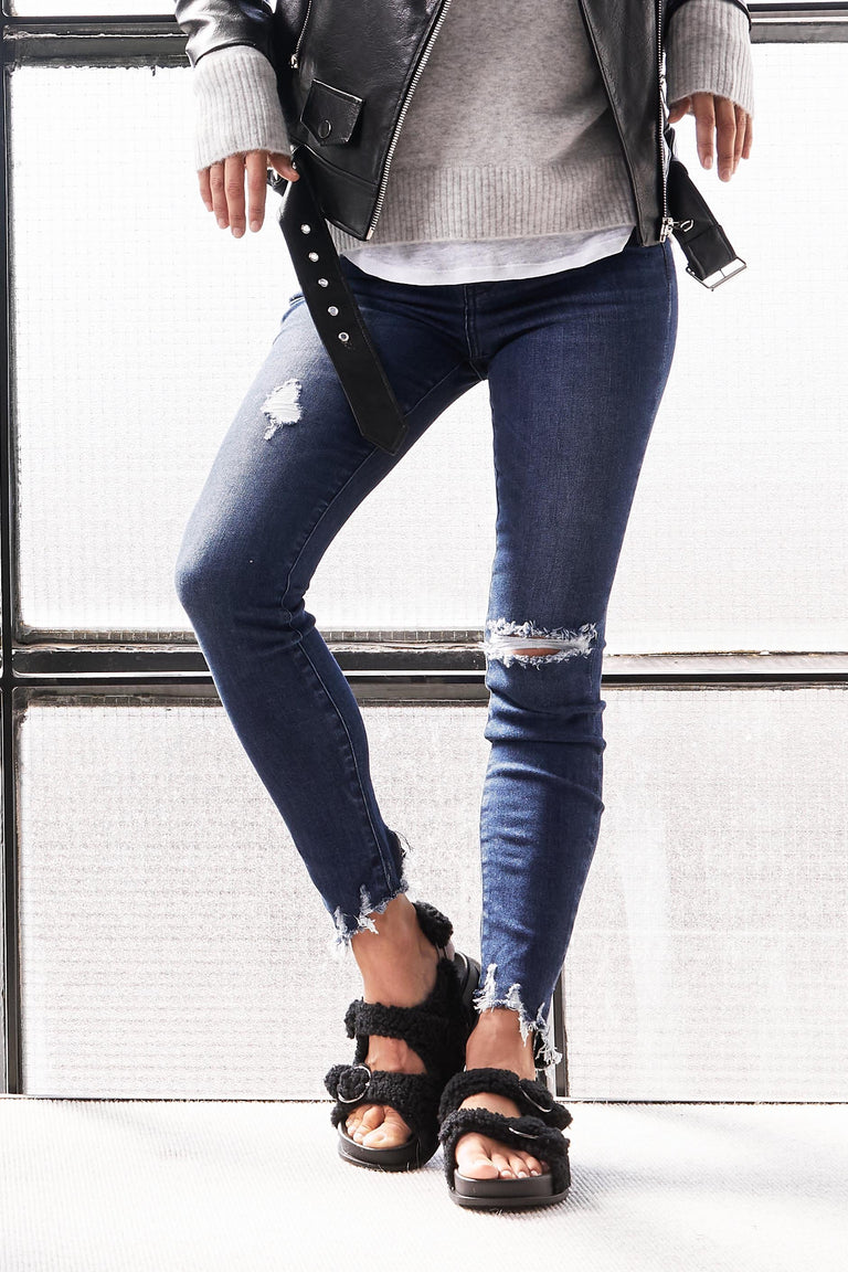 [TEST] Evie Chewed Hem Jean